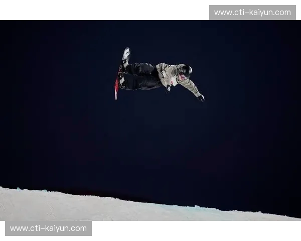 跳台滑雪伤病：飞跃瞬间的隐形代价与科学守护